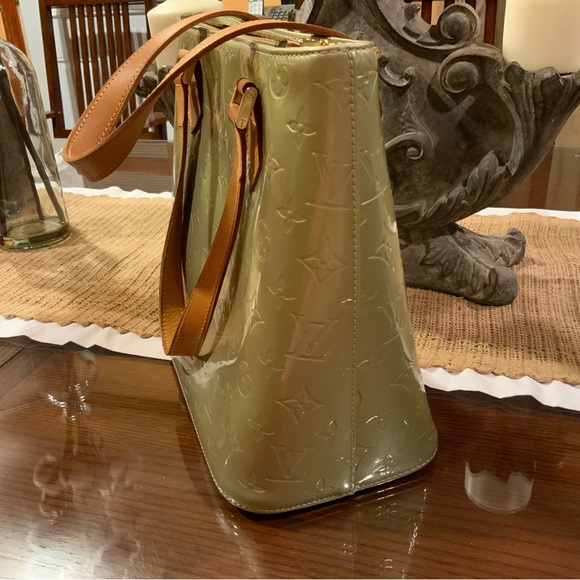 SOLD. LV Monogram Vernis Houston Tote - Picture 4 of 13